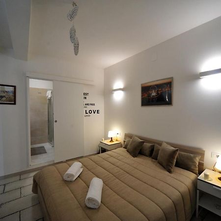Pietra Bianca Appartment Bari Extérieur photo